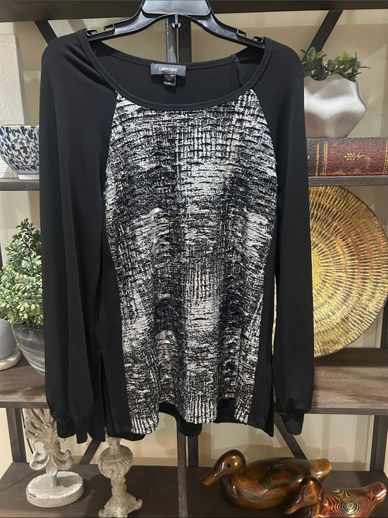 Karen Kane Tops - Karen Kane Black Long-Sleeve Raglan Top with Textured Black & silver shine party